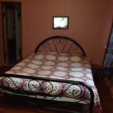 Guest House Medea Telavi Esterno foto