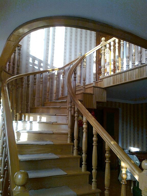 Guest House Medea Telavi Esterno foto