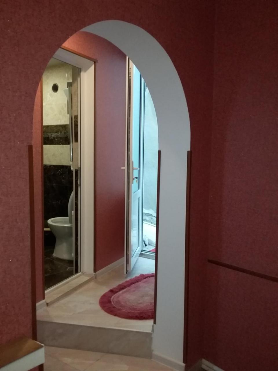 Guest House Medea Telavi Esterno foto