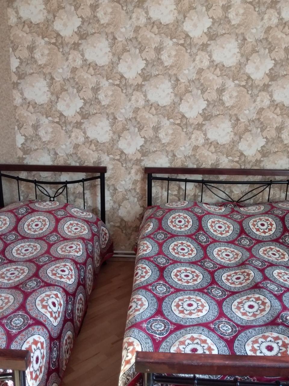 Guest House Medea Telavi Esterno foto